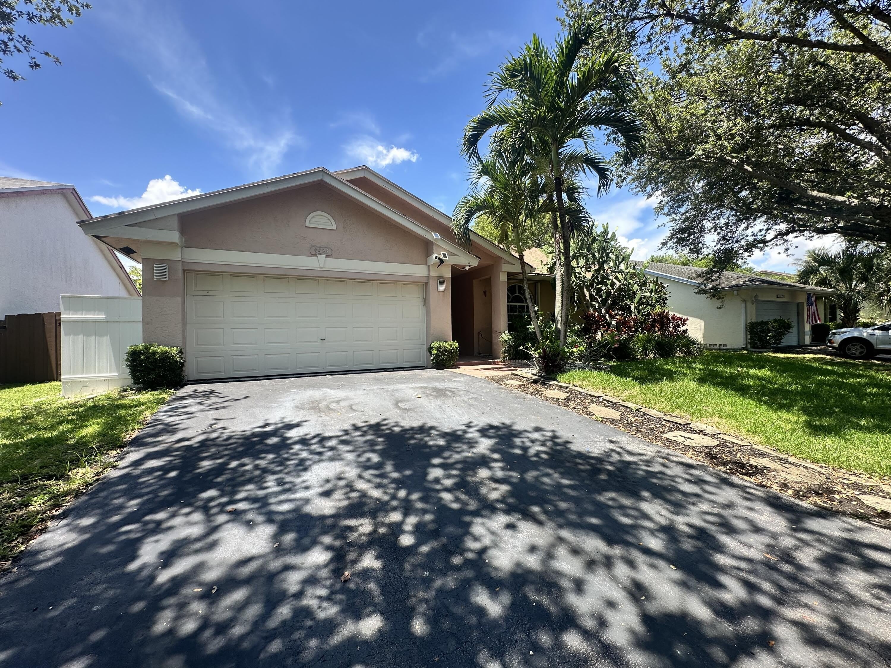 9825 NW 54th Place – photo 1