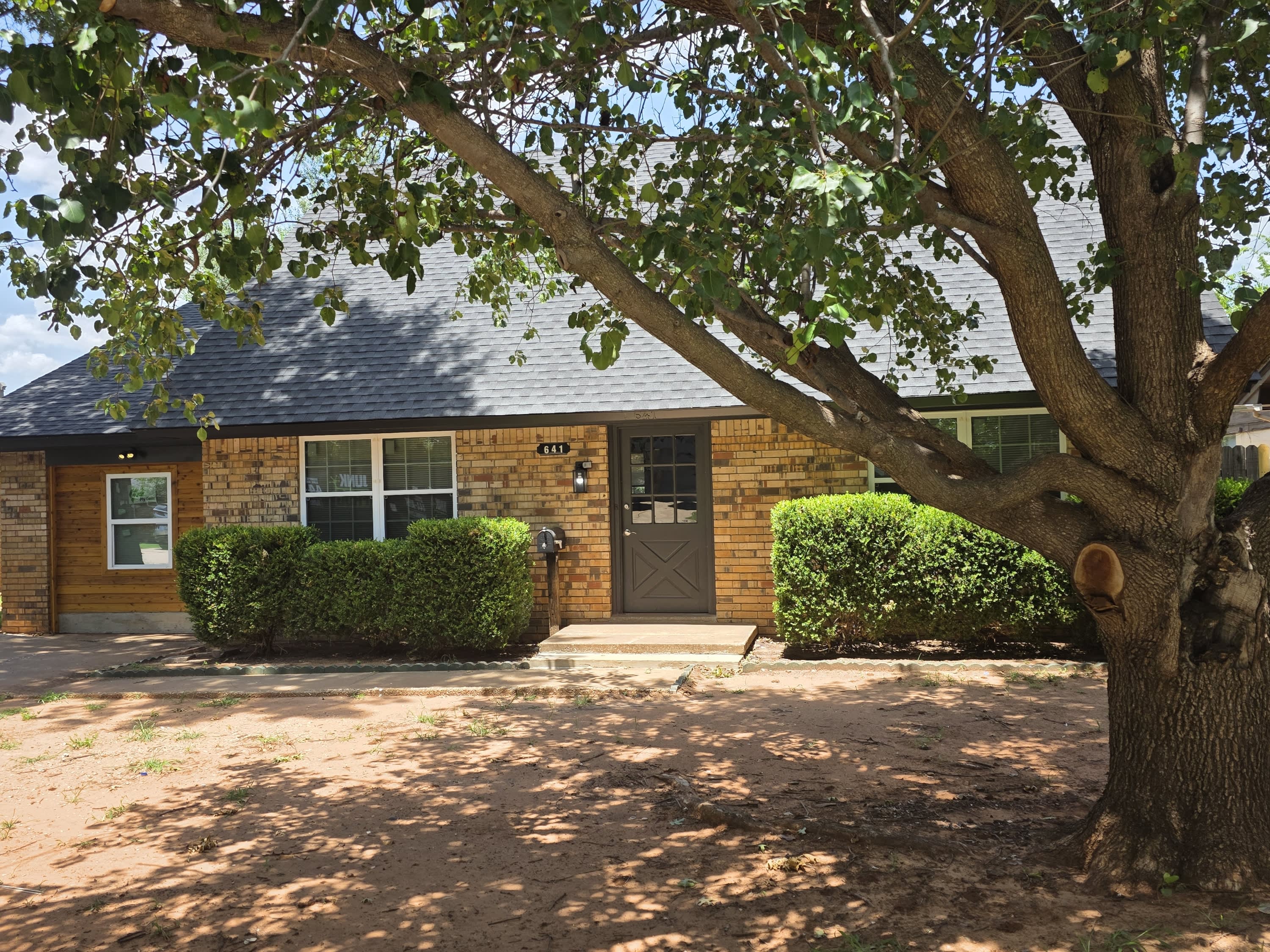 641 Redstone Avenue – photo 1