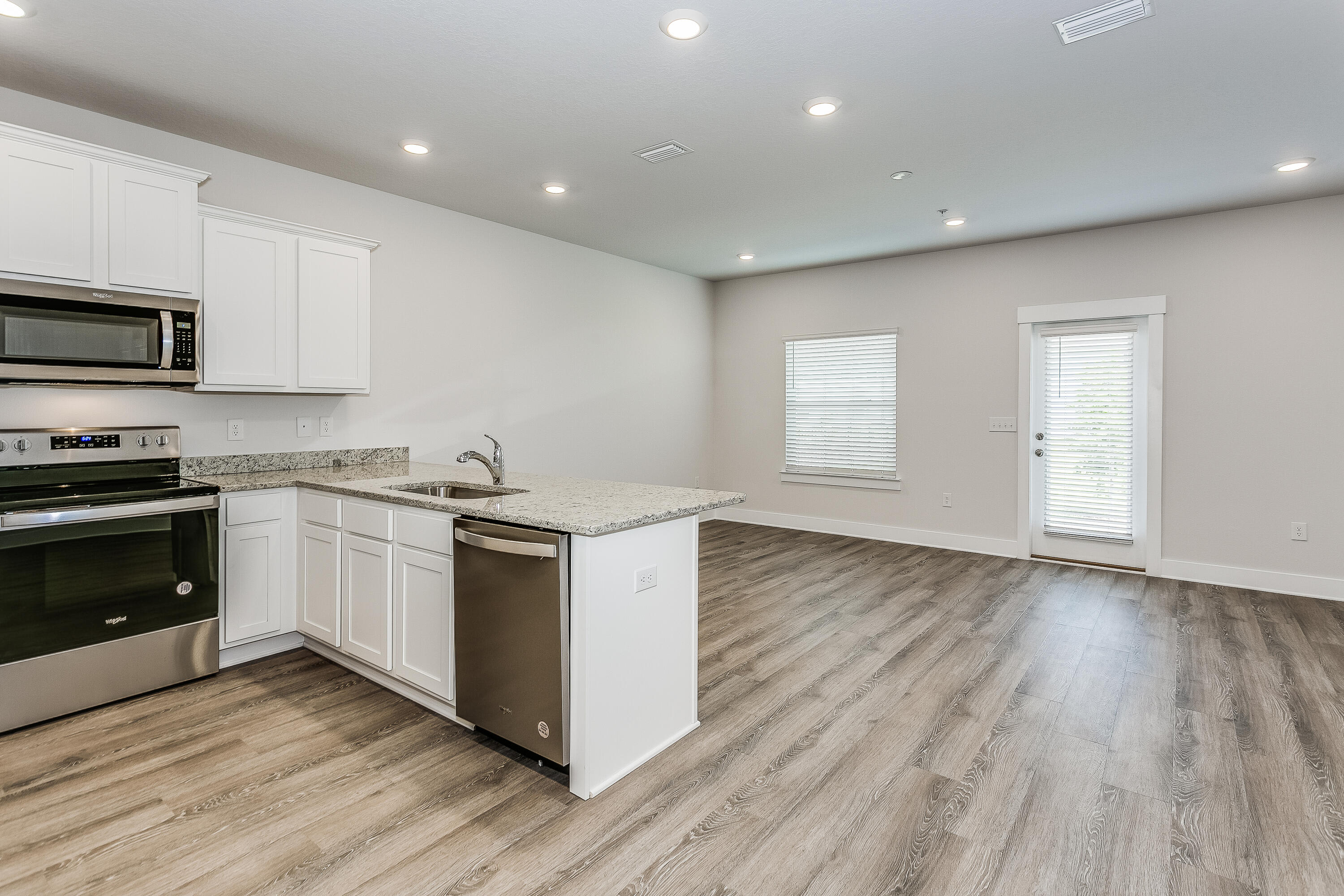 1554 Iroquois Ct – photo 4