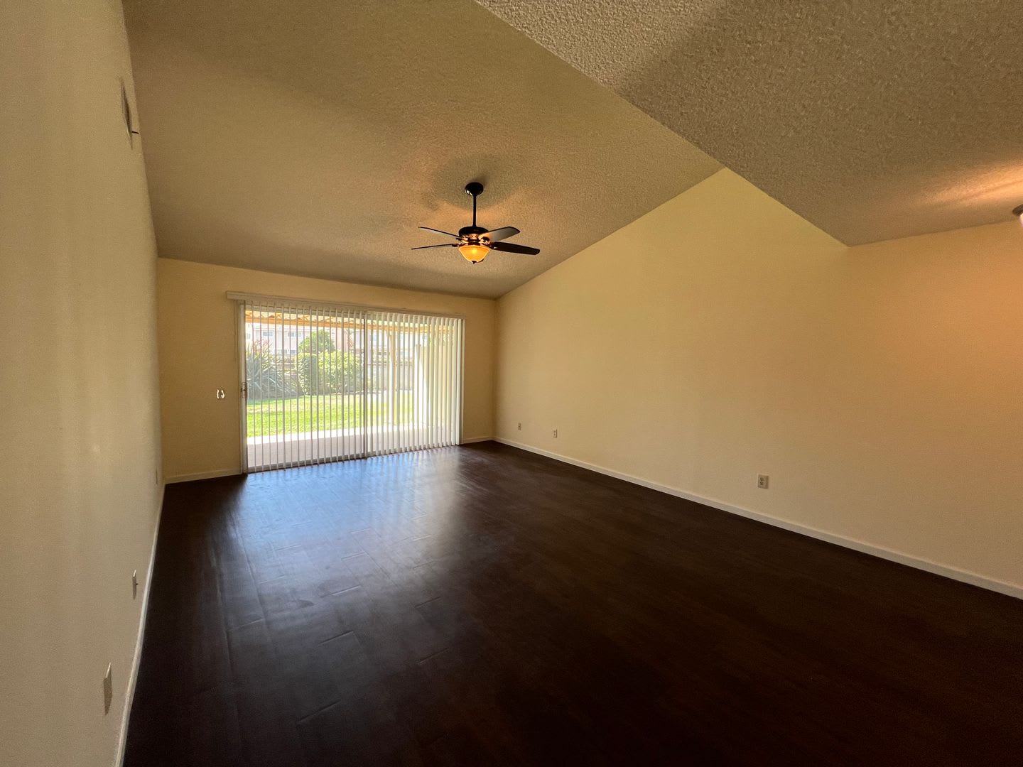 Nice Coronado II model home in Leisure Village 55+ Living – photo 3