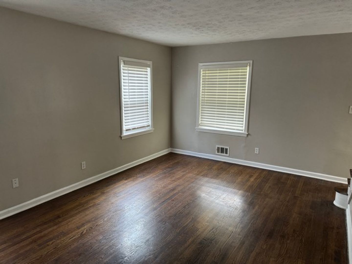 Updated 3 Bedroom/2 Bath Bungalow in Great Location! – photo 3