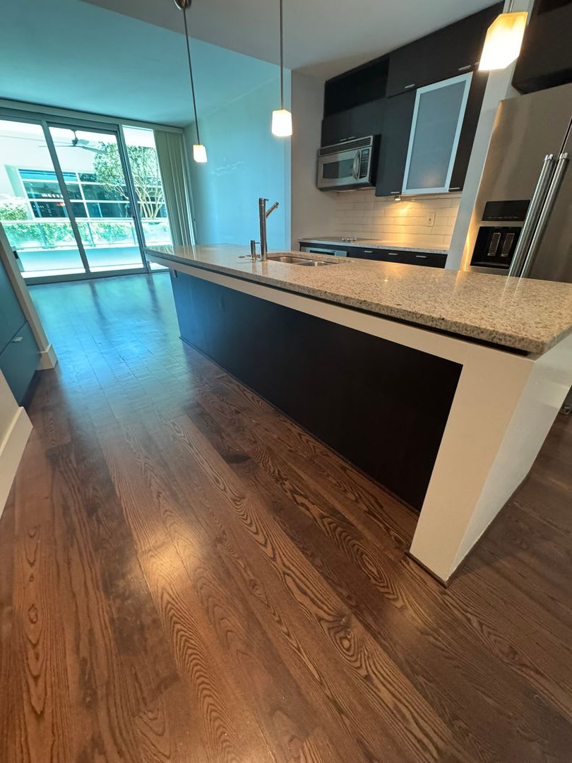 Luxurious 2/2 Modern Condo in Prestigious Channelside with Resort-Style Amenities – photo 3