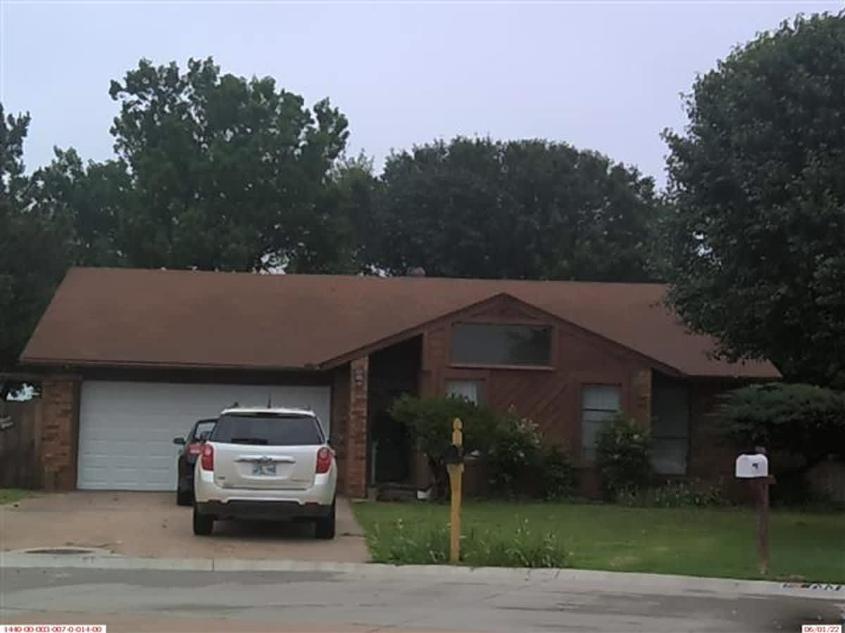 136 North Greenleaf Drive – photo 2