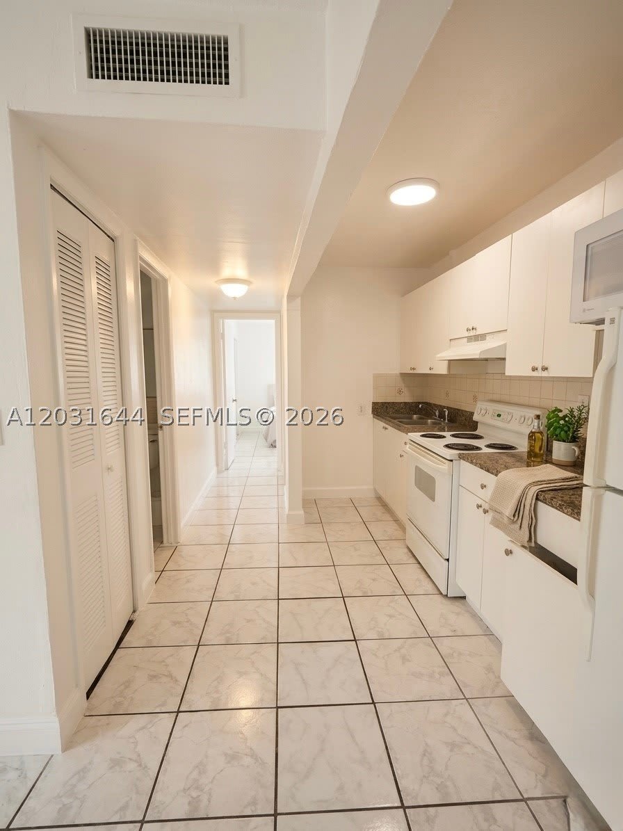 2745 W Okeechobee Rd – photo 5