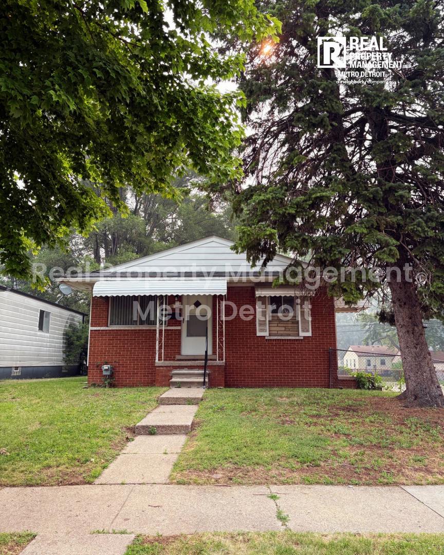 Move-In Ready Brick Ranch on a Corner Lot – photo 1