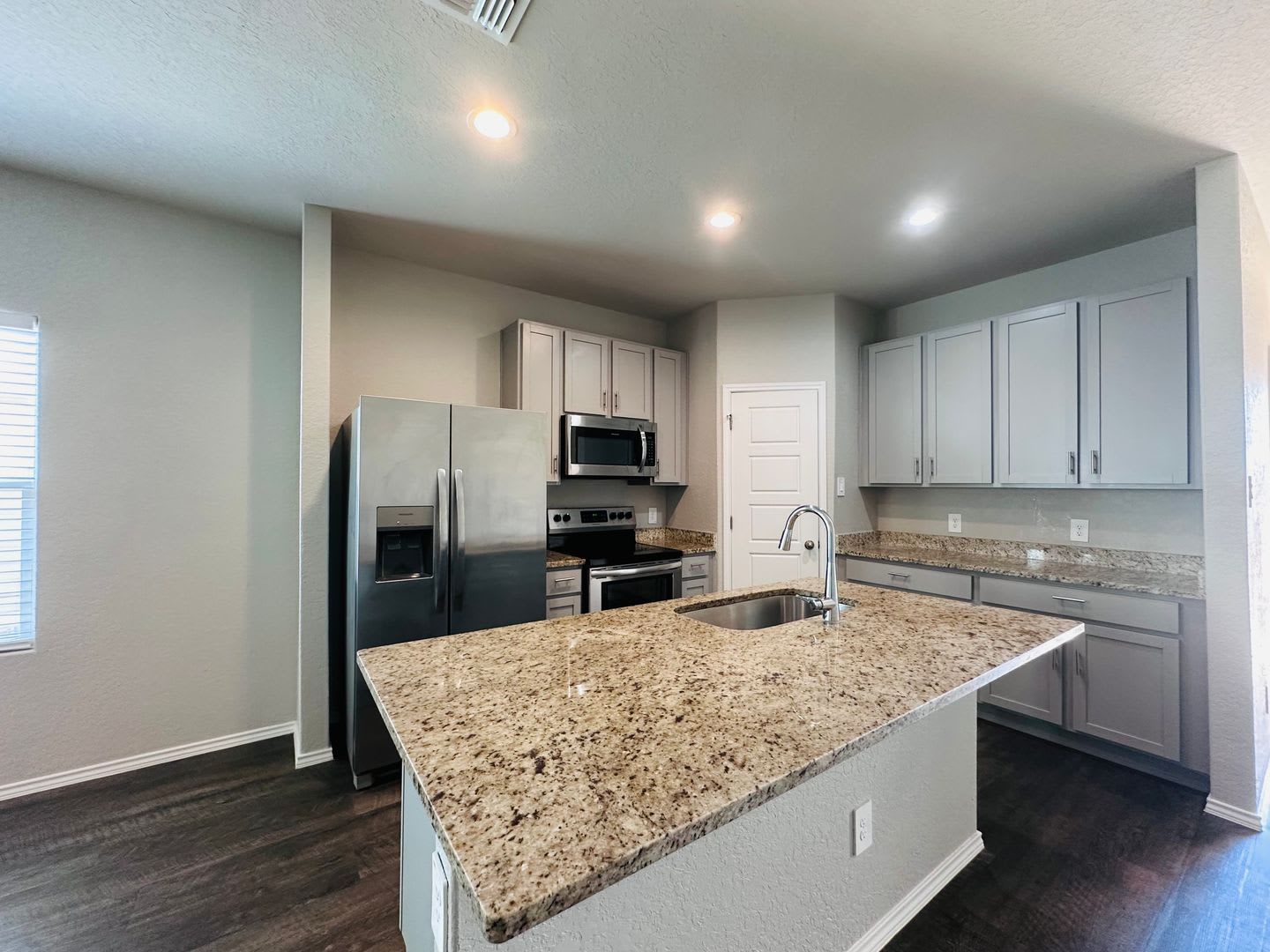 1 Story 3 Bedroom 2 Bathrooms Home In Horizon Point In Converse Tx – photo 5