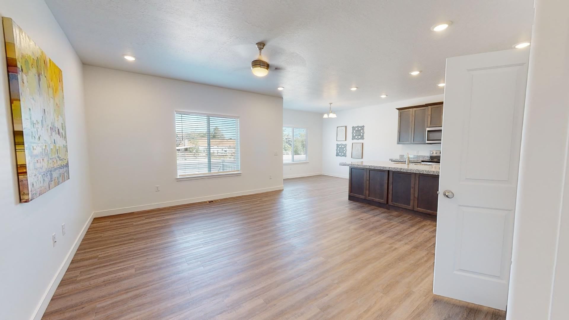Beautiful 4-BED TOWNHOME FOR RENT – photo 3