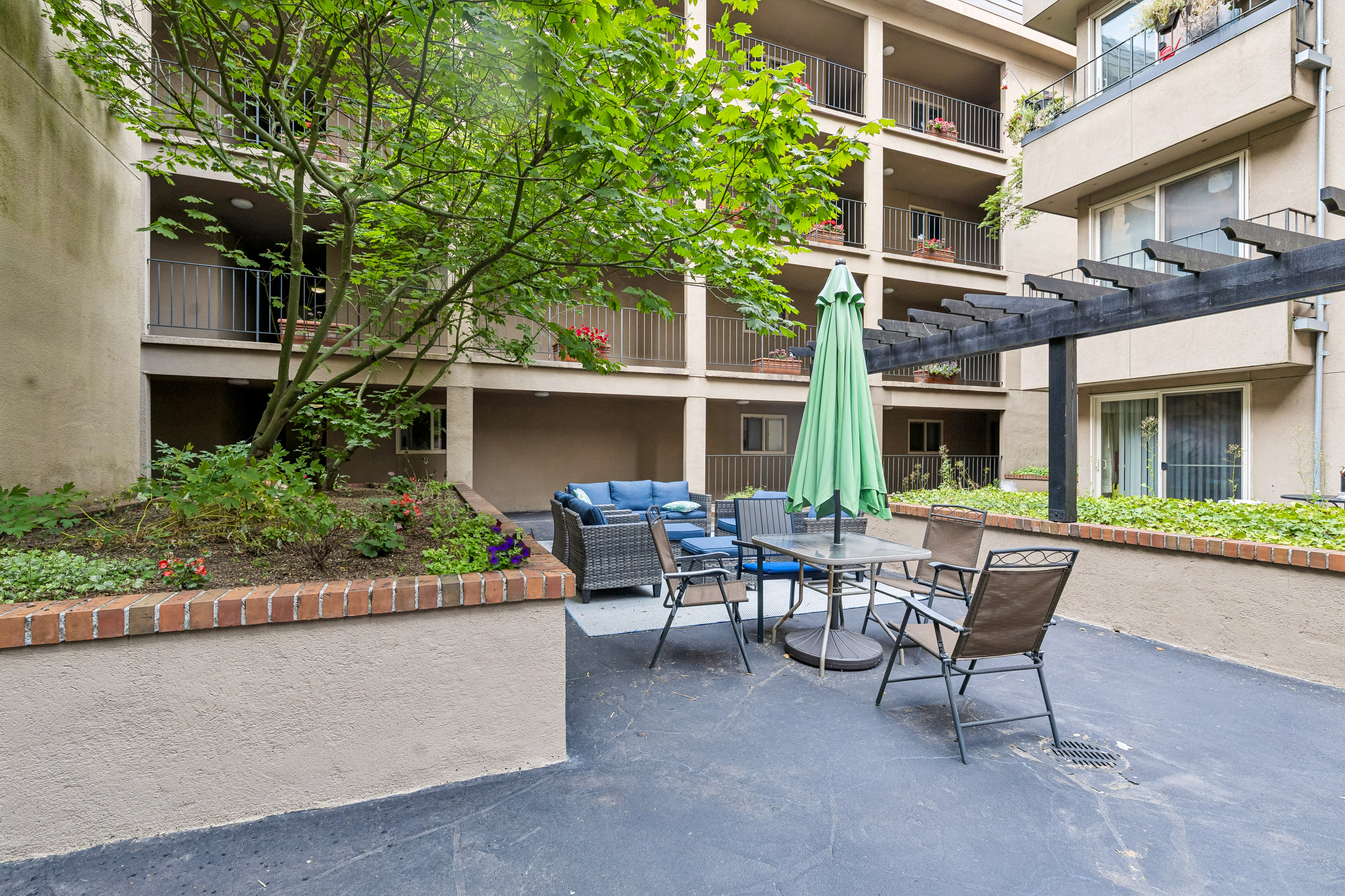 511 East Roy Street – photo 4