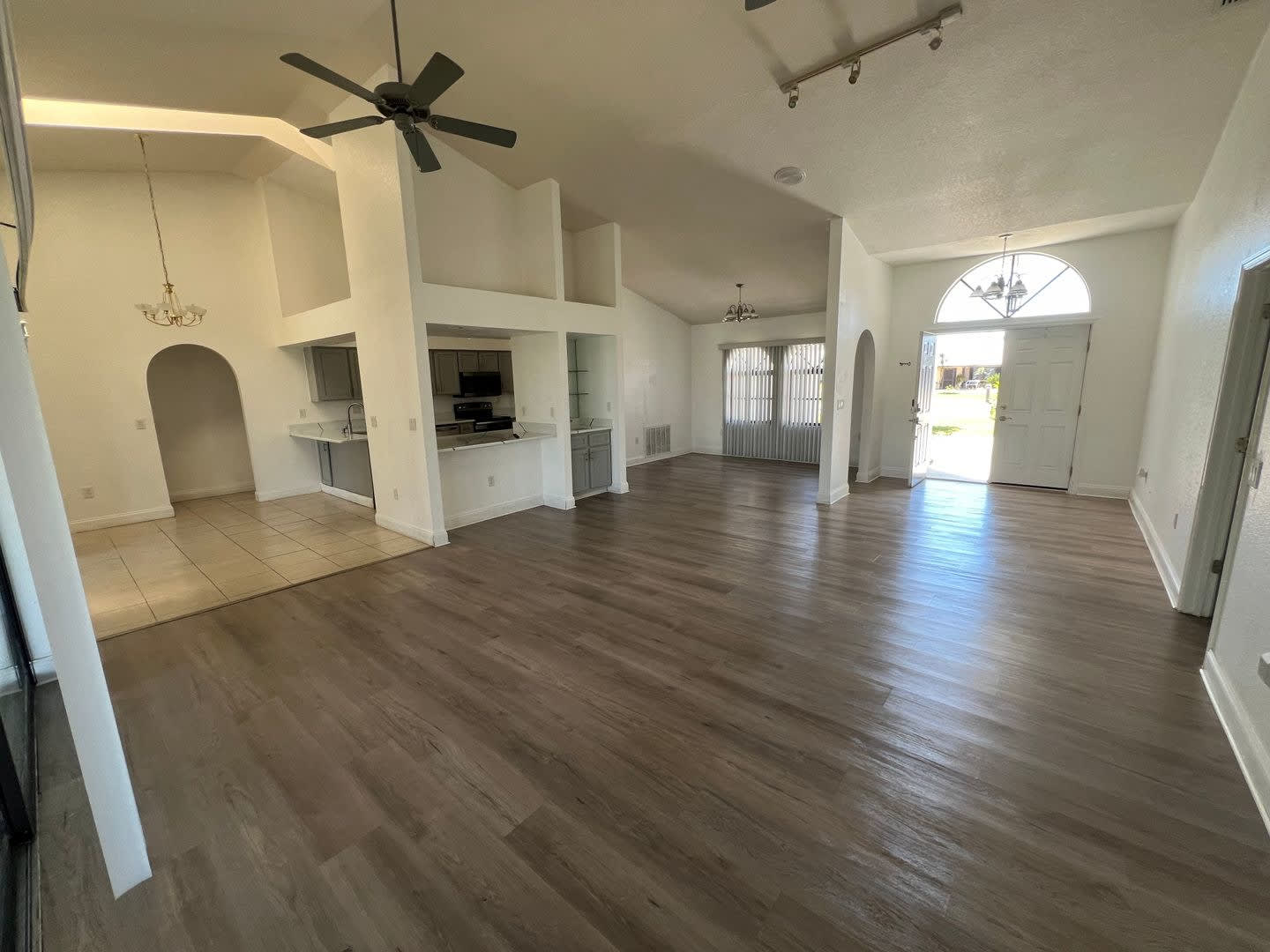 1 975 Annual Available 10 1 26 Newly Renovated 3 2 Single Family Home With Oversized Lanai Spa – photo 5