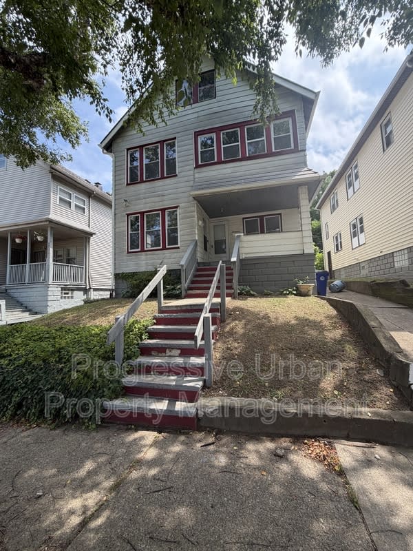 3235 West 121st Street – photo 1