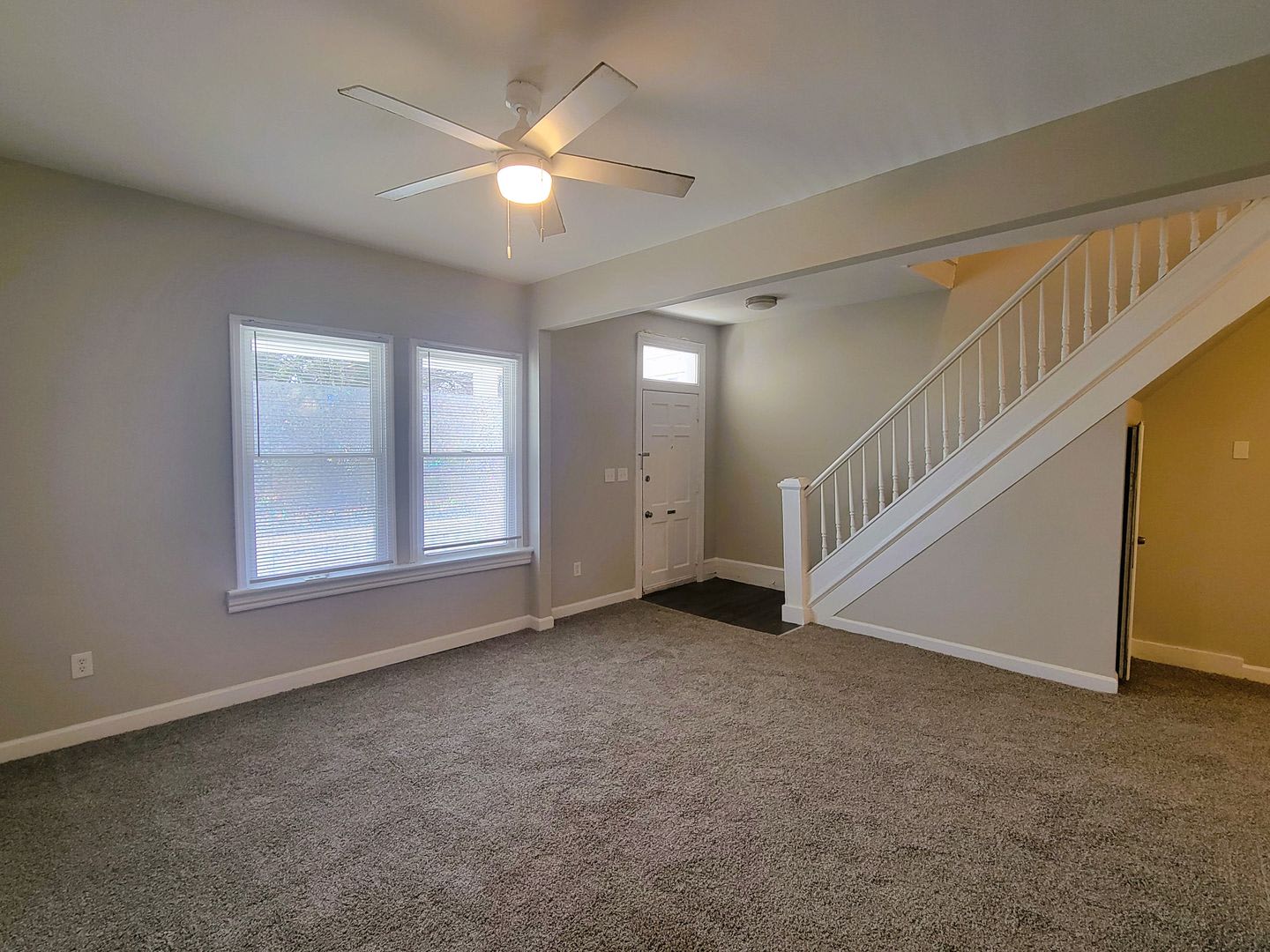 Remodeled rowhouse in Manchester – photo 2