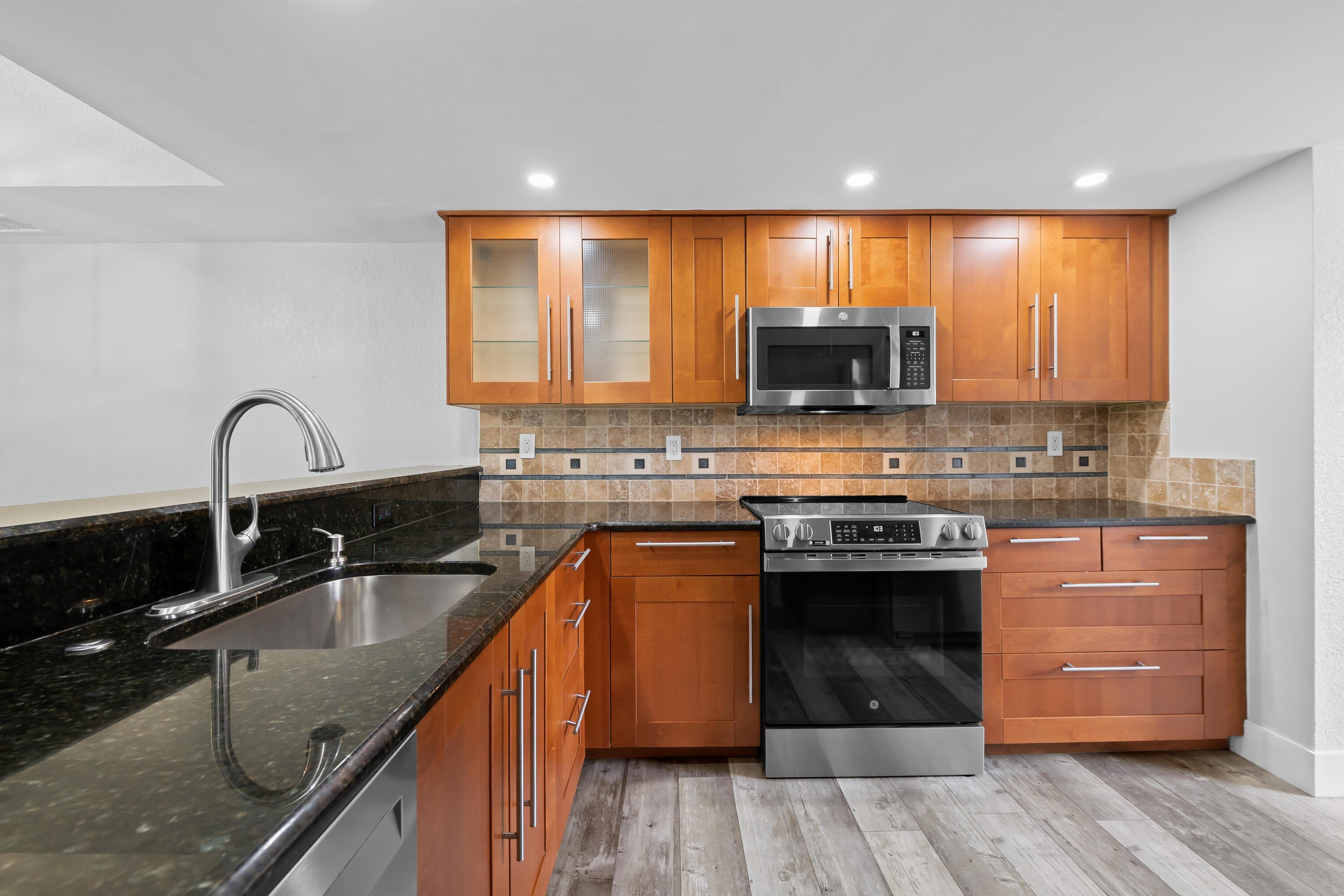 4221 SW 71st Terrace – photo 3