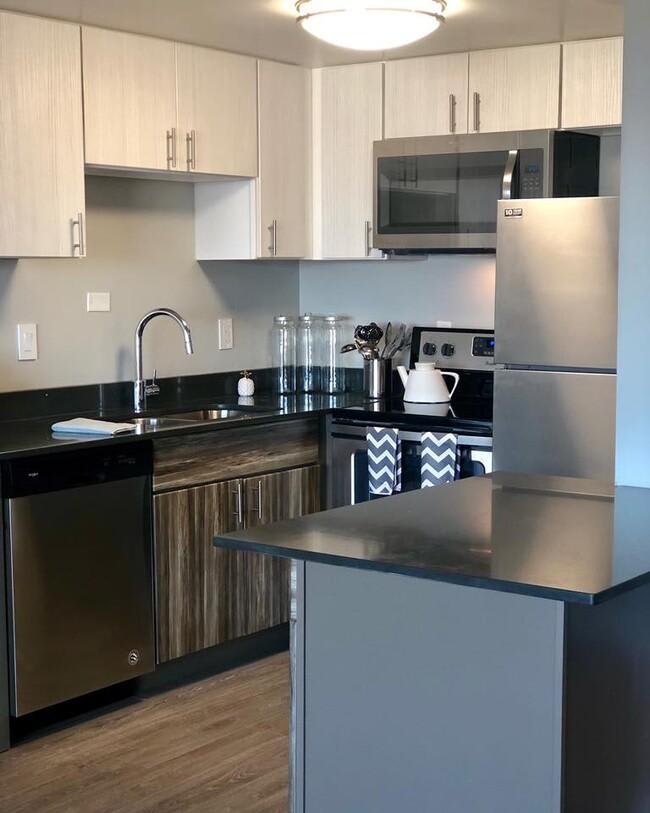 400 Probandt St – photo 1