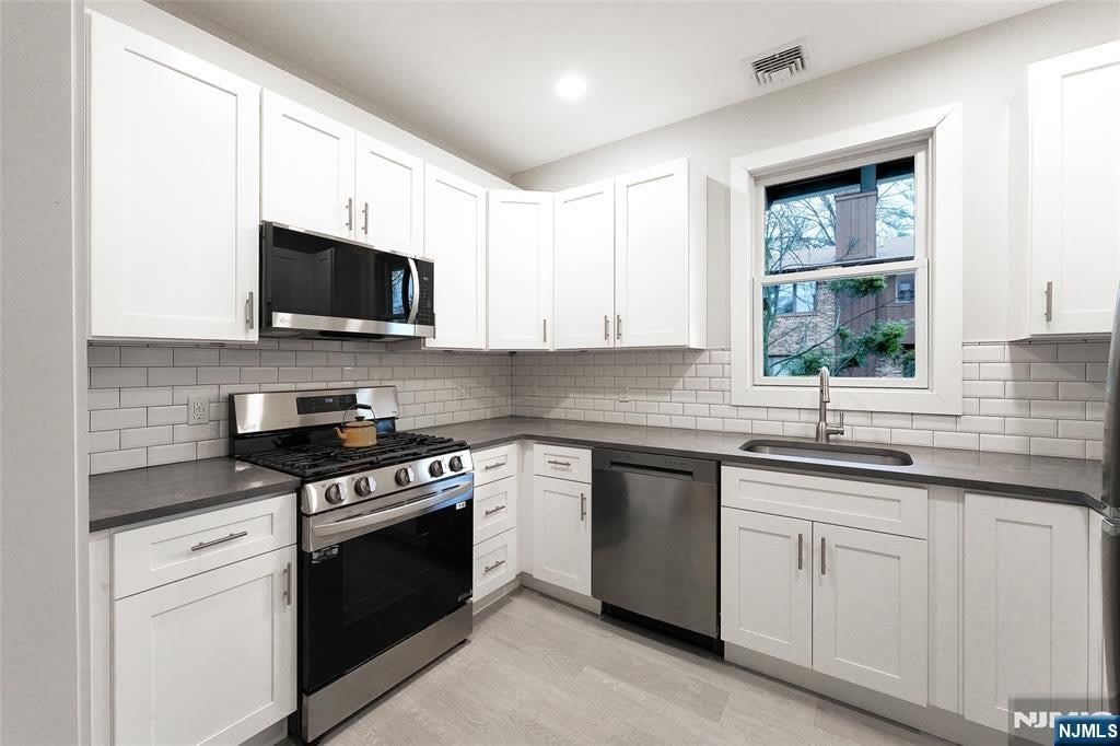 105 E Palisade Avenue – photo 4