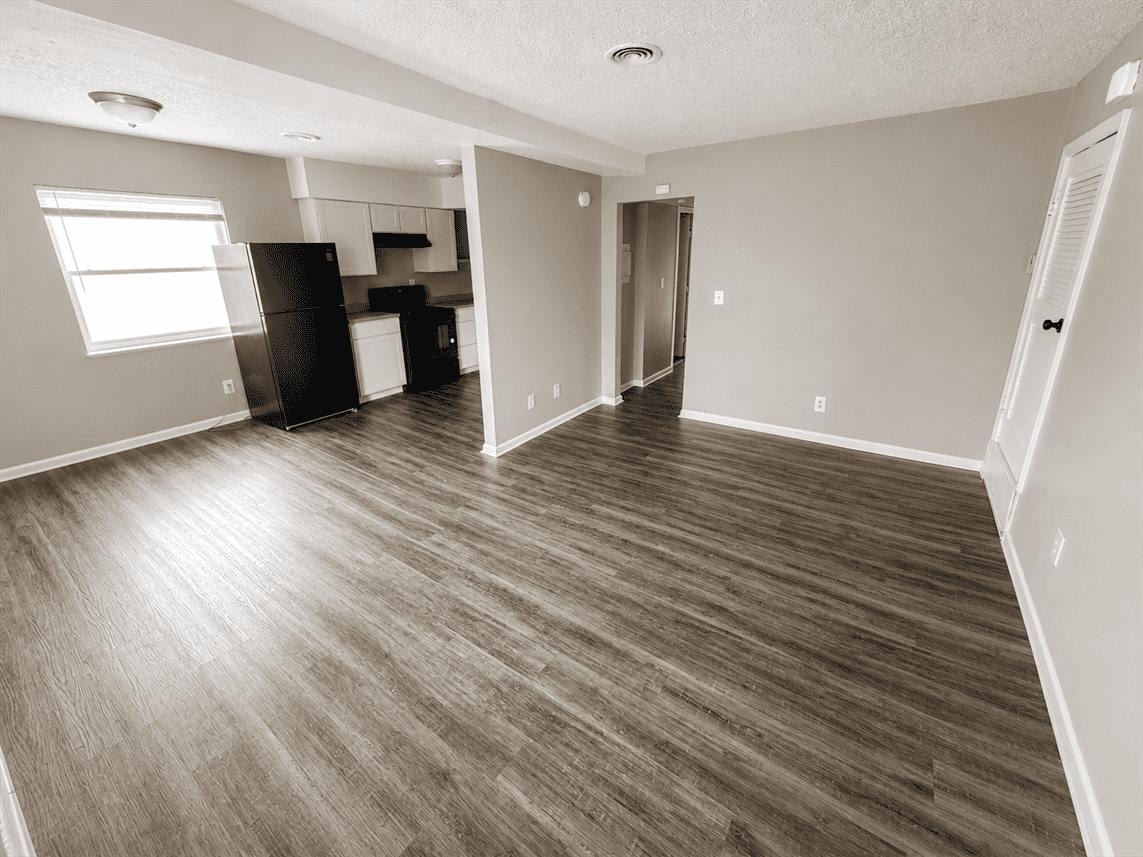 2036 Catalpa Dr. – photo 3