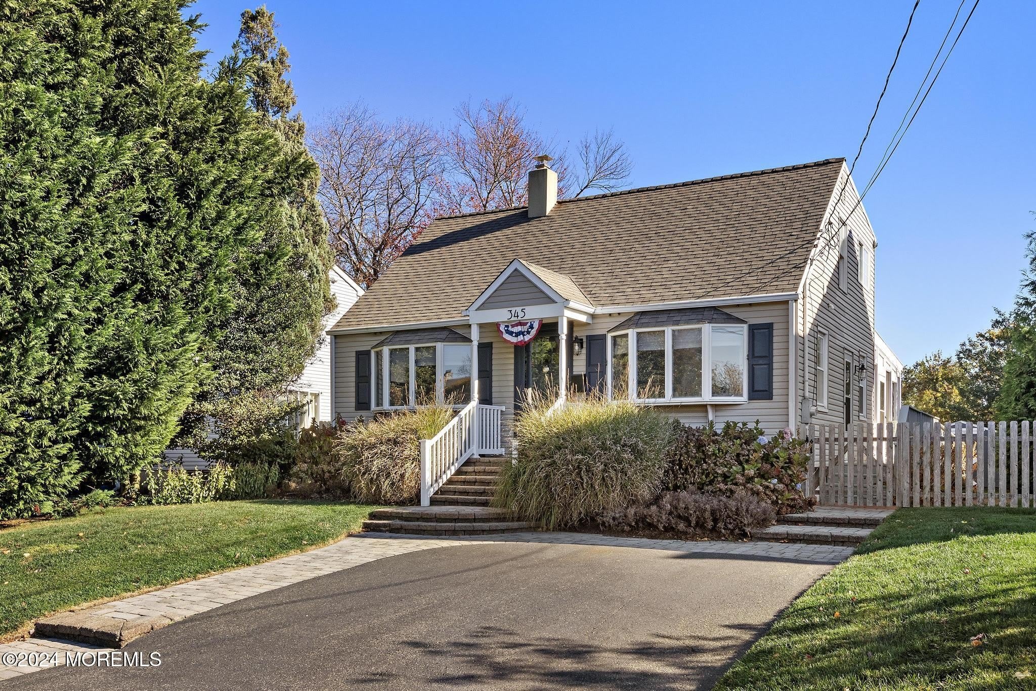 345 Macarthur Avenue – photo 2