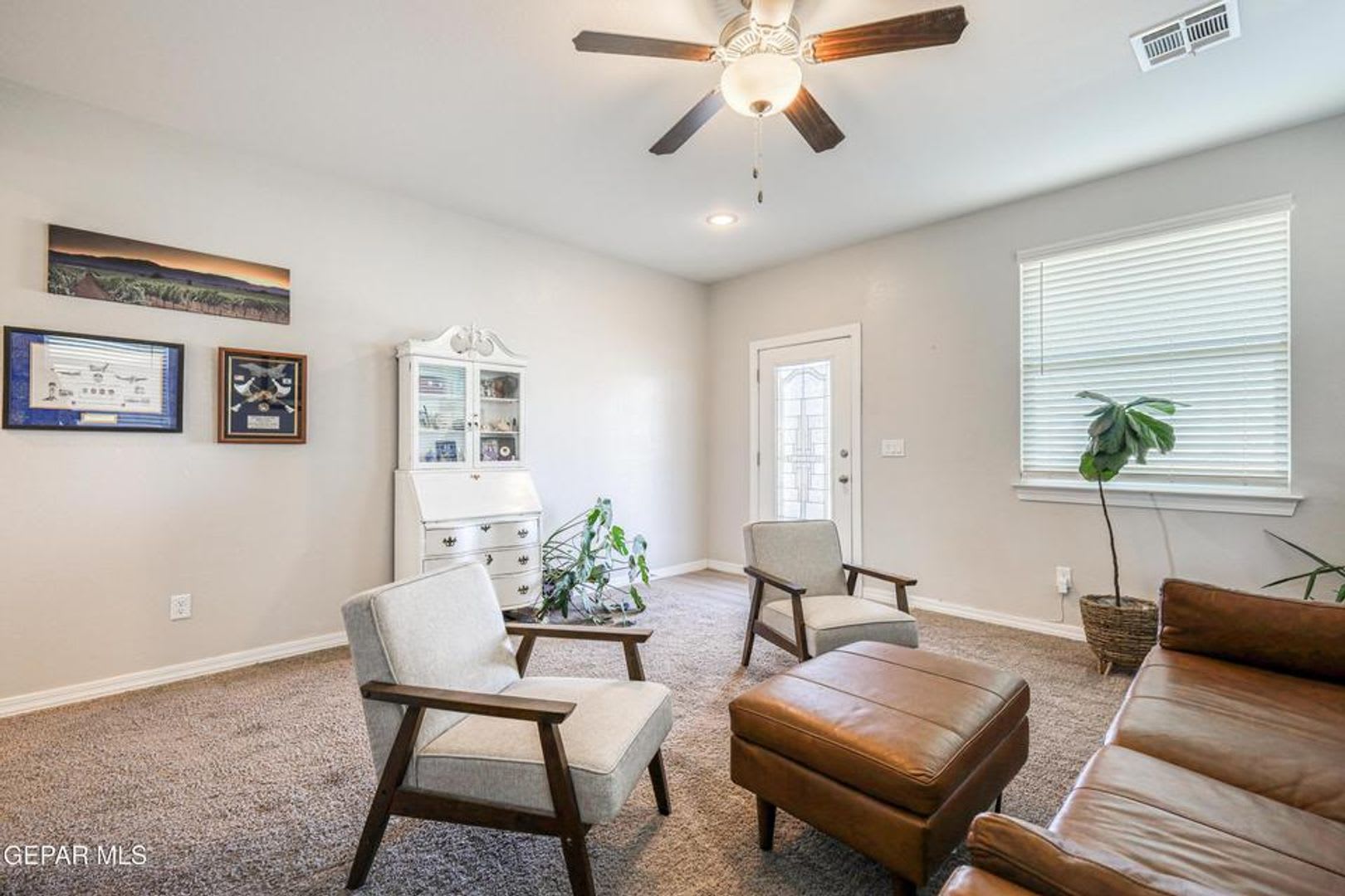 Immaculate Two Story Eastside Home With Refrigerated Air Located In Quiet Neighborhood – photo 4
