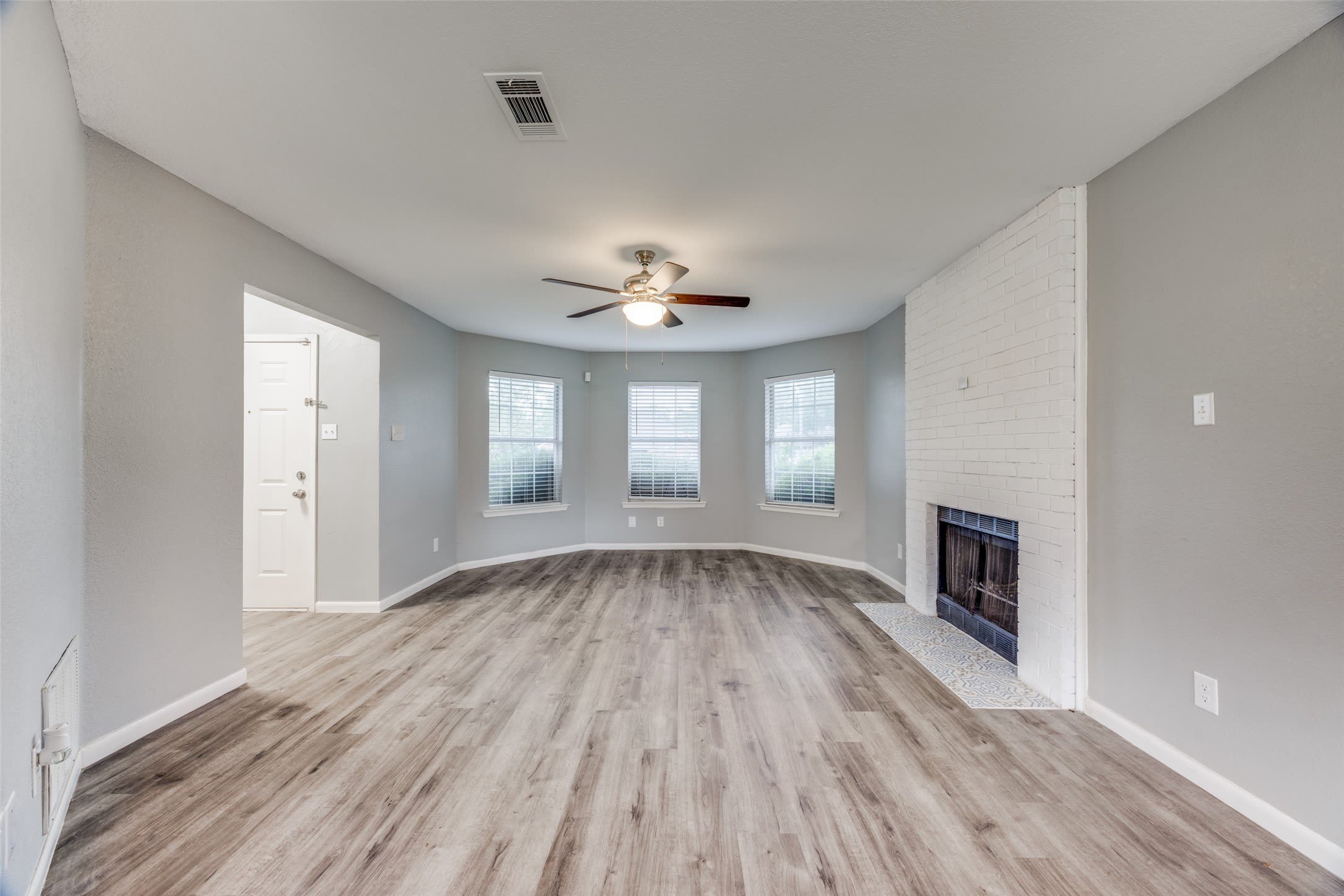 4817 Hara Lane – photo 3