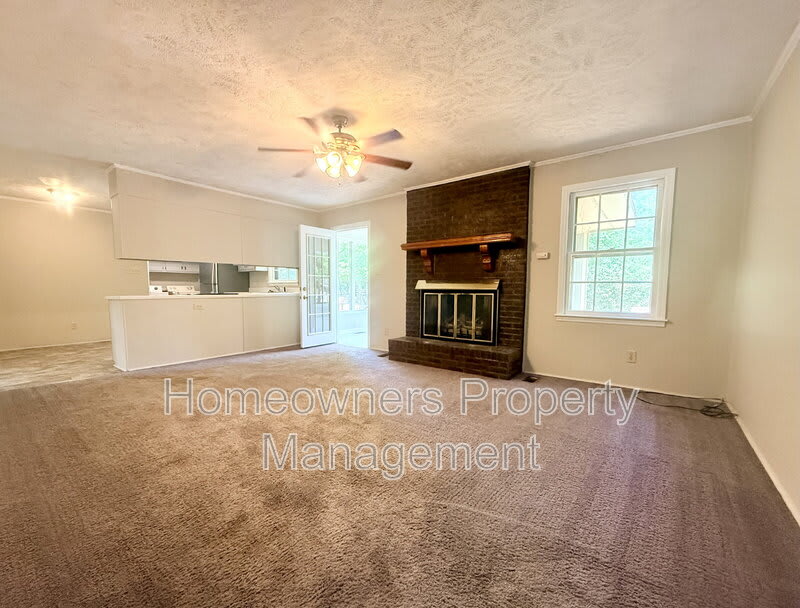 1525 Trevino Dr – photo 5