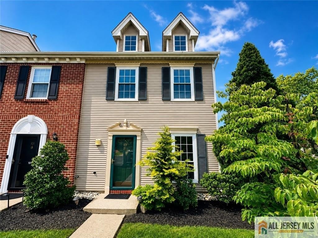102 Goodwin Drive – photo 1