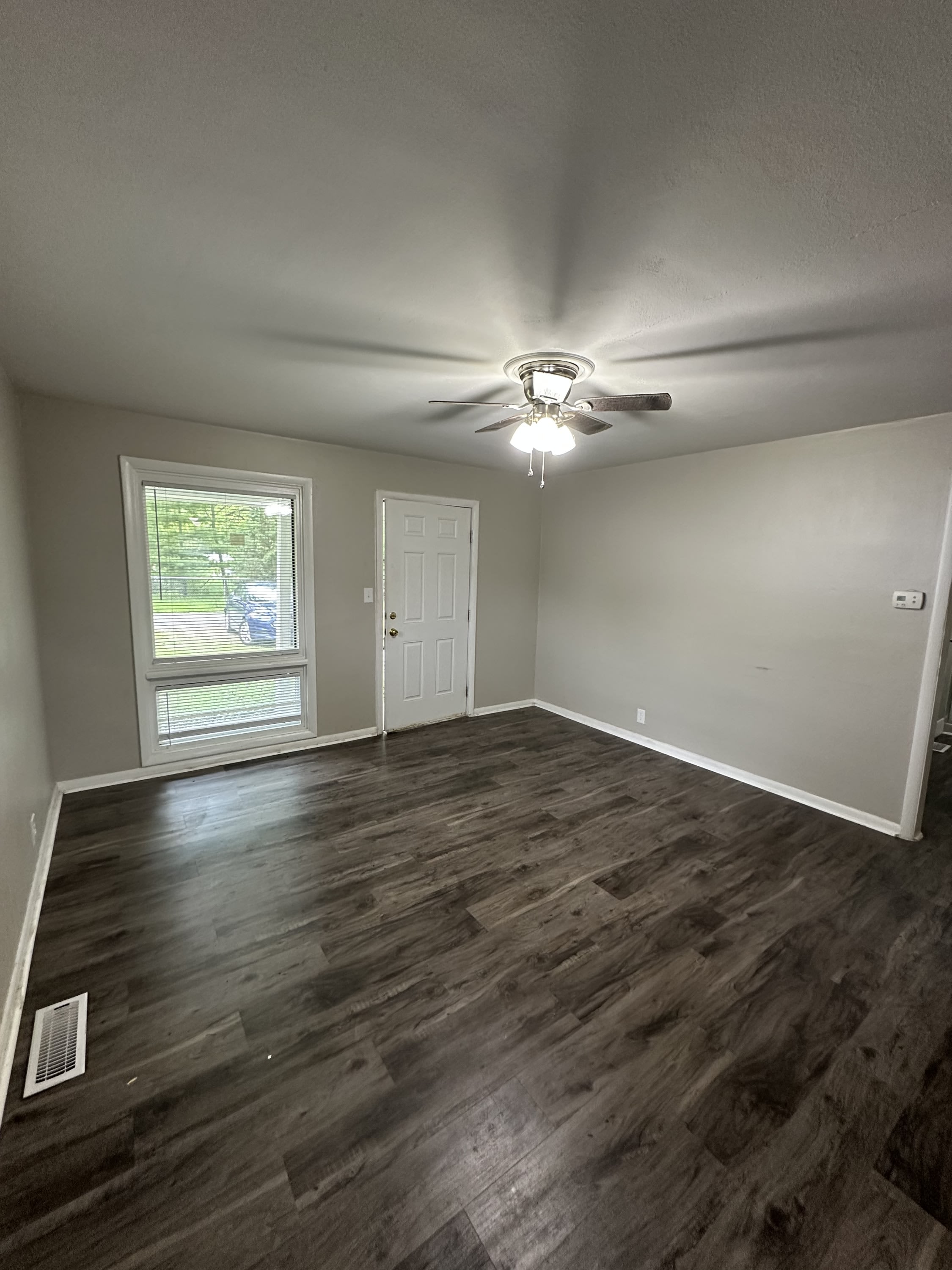 904 West 16Th Street – photo 2