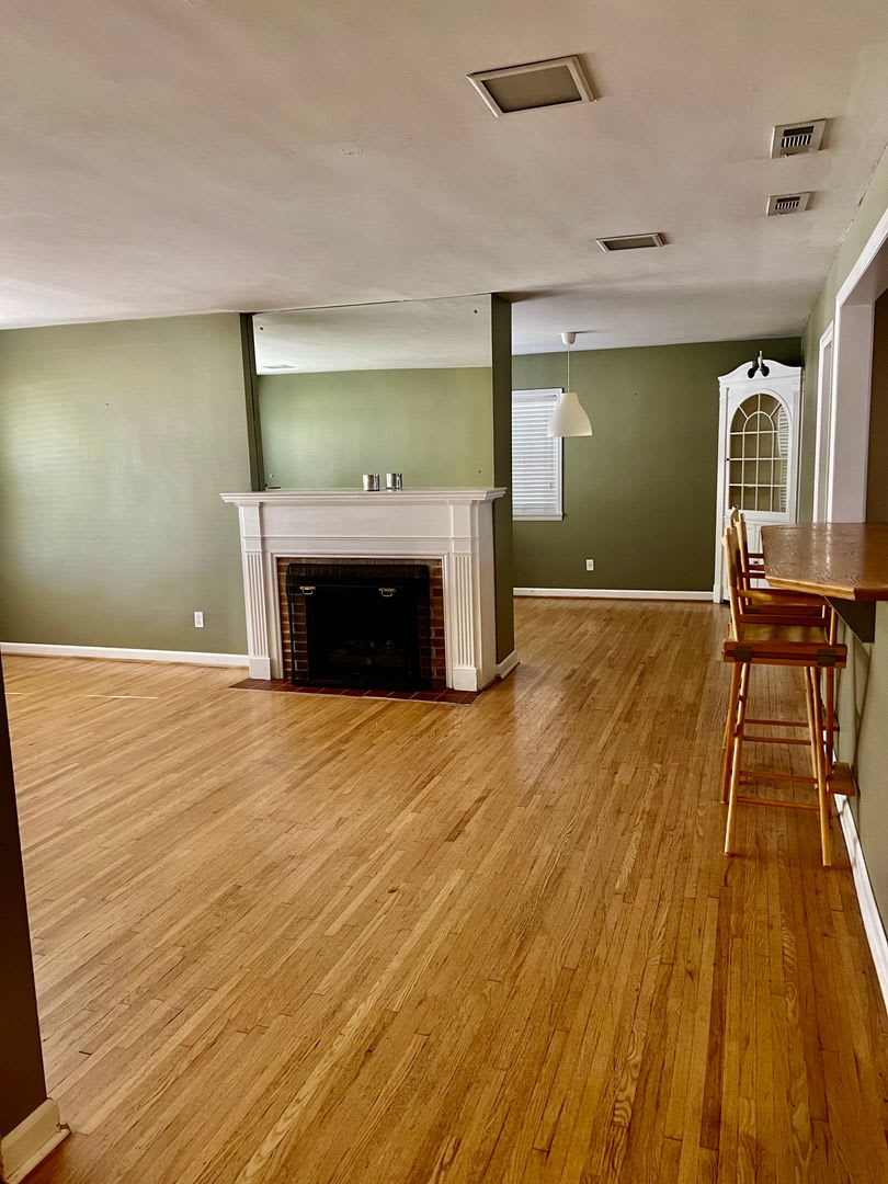 Beautiful 4 Bedroom 3 Bathroom Home In Historic University Heights Subdivision – photo 2
