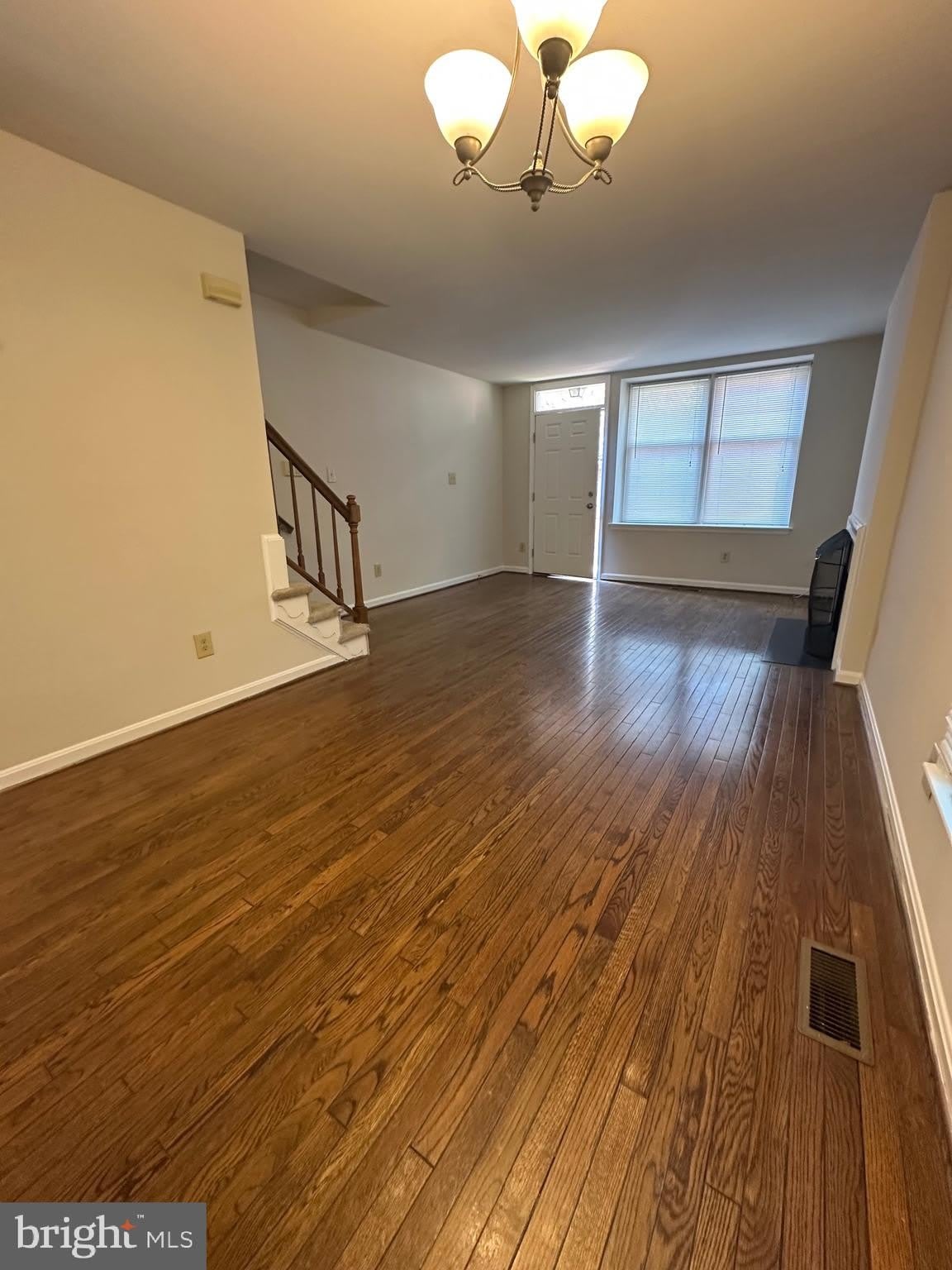 529 COLECROFT Court – photo 4