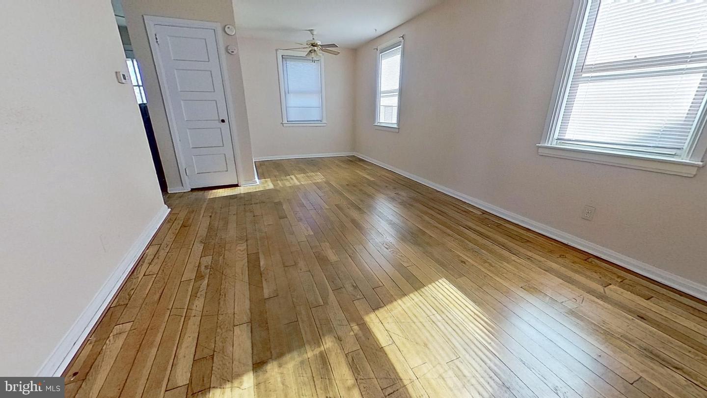 889 Tioga Street – photo 2