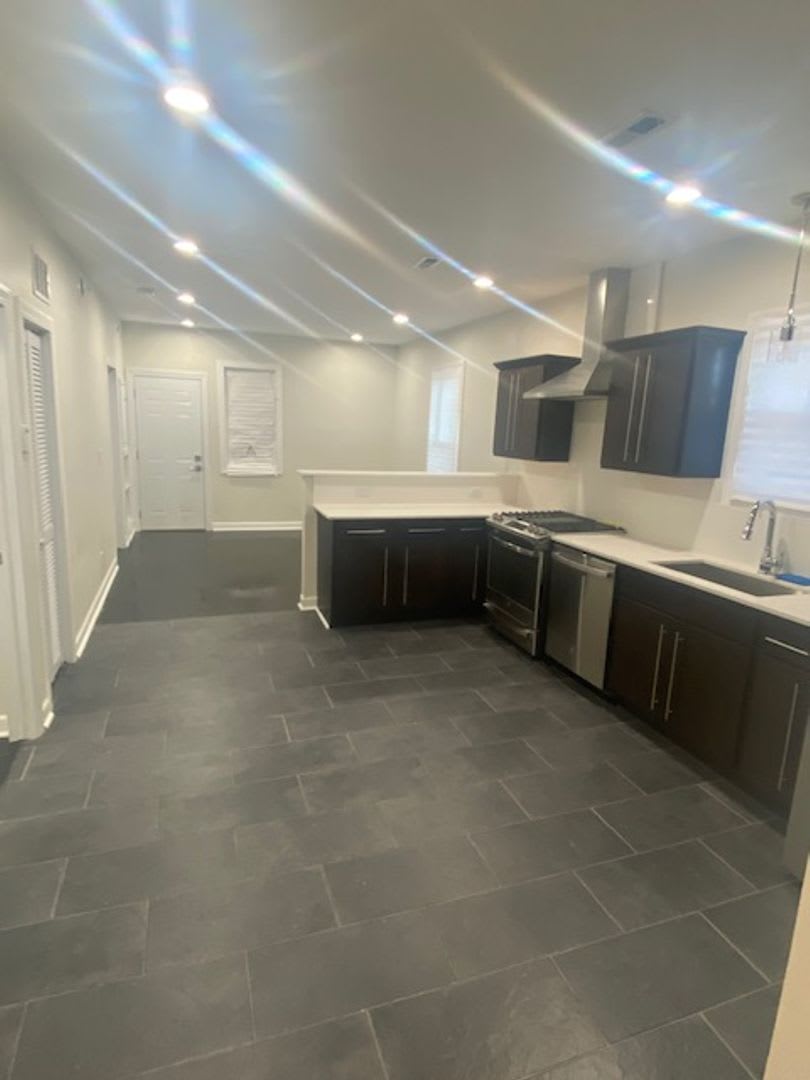 Updated 2 Bedroom Apartment – photo 3