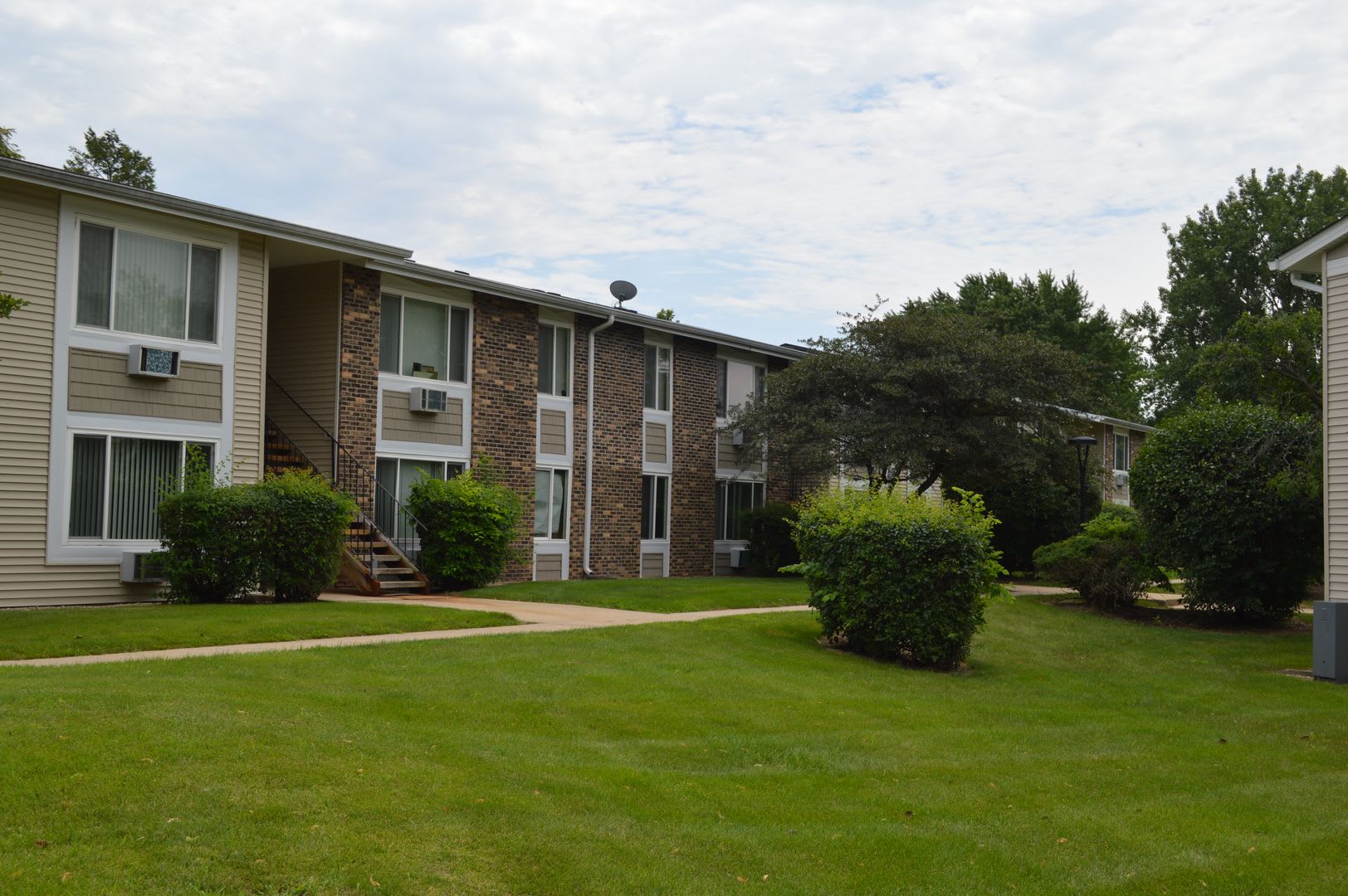1400 Light Road Unit 207 Oswego, IL 60543 – photo 2