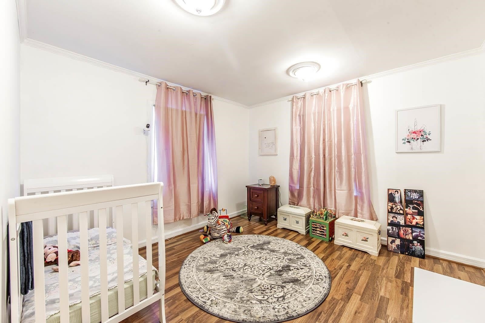 887 High St – photo 5