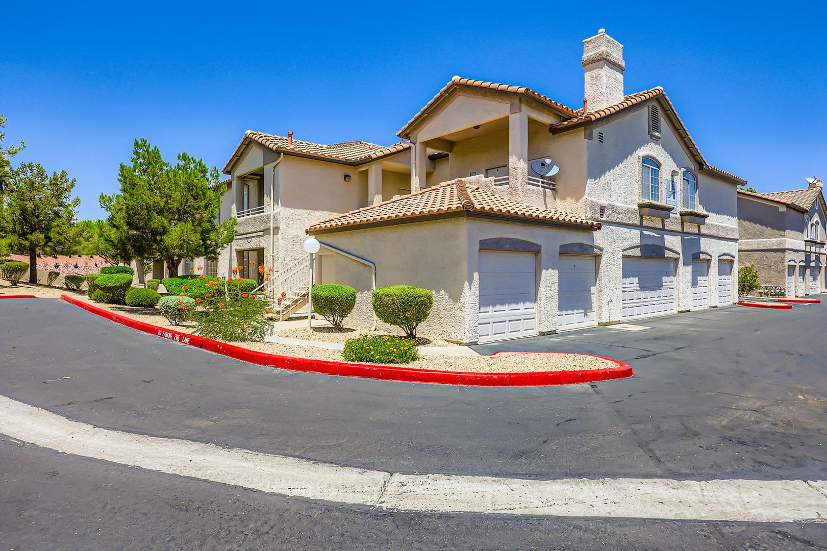 Upgraded First Floor Condo With Private Garage In Prime Green Valley Location Coming Soon – photo 4