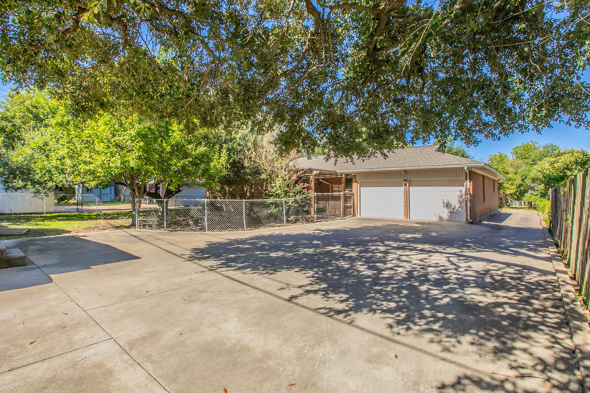5220 Lake Charles Drive – photo 4