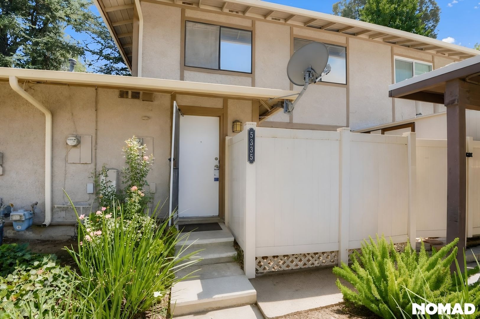 An Agoura Hills condo – photo 3
