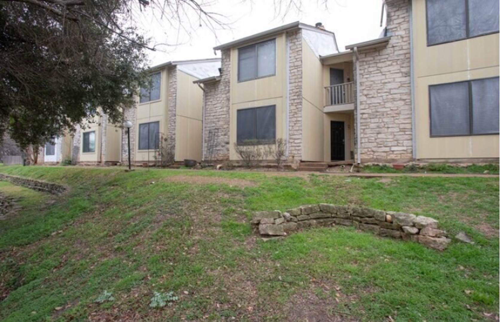 Room in 2 Bedroom Home in Austin – photo 3