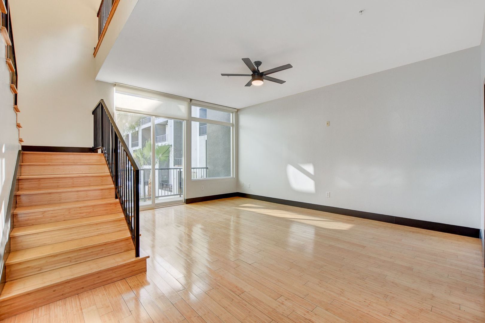 Loft 5 310 Stunning 1Bd 2 5Ba Two Level Loft Offers 1776Sf Of Expansive Spacing – photo 3