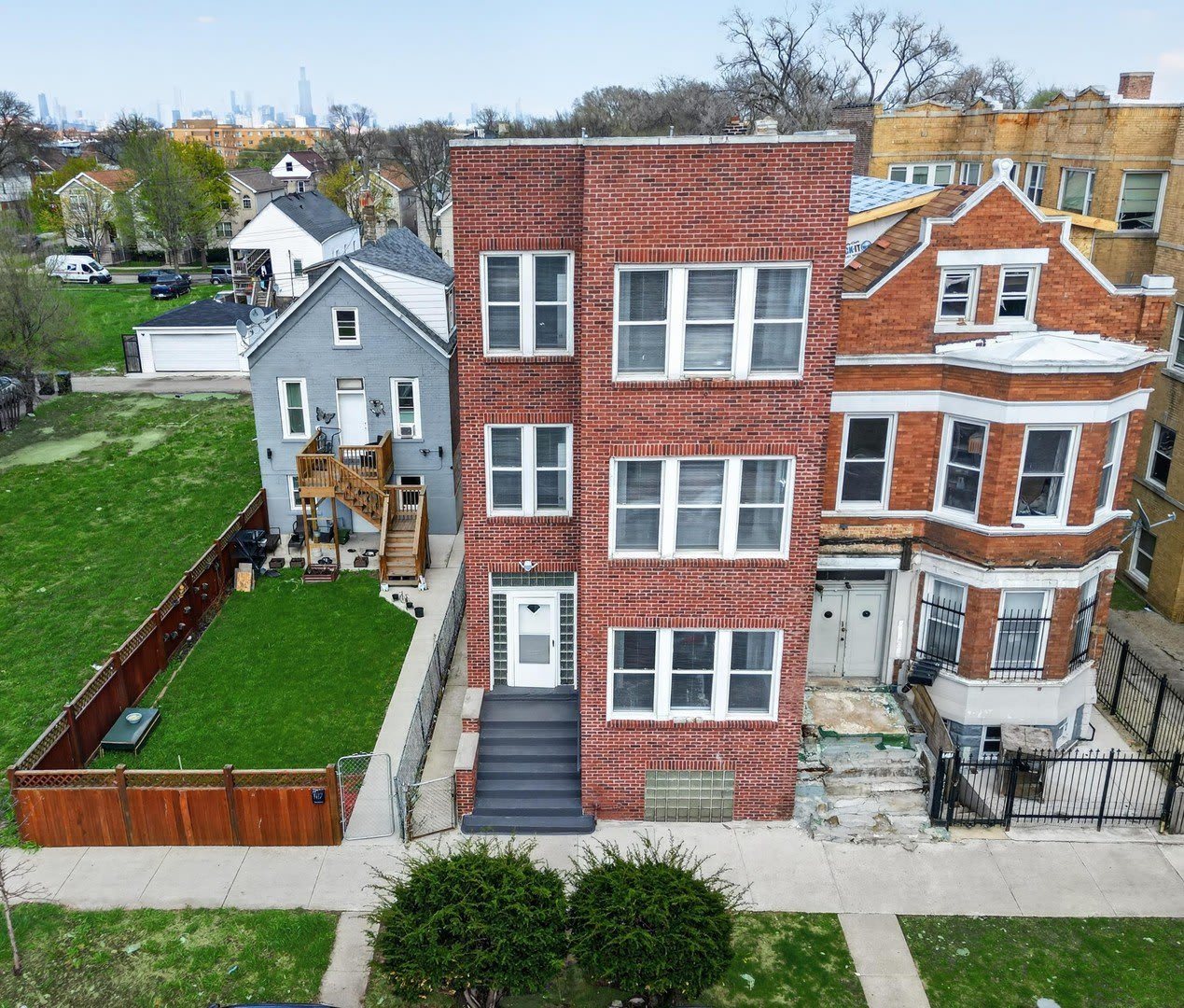 1419 S Kedvale Avenue – photo 1