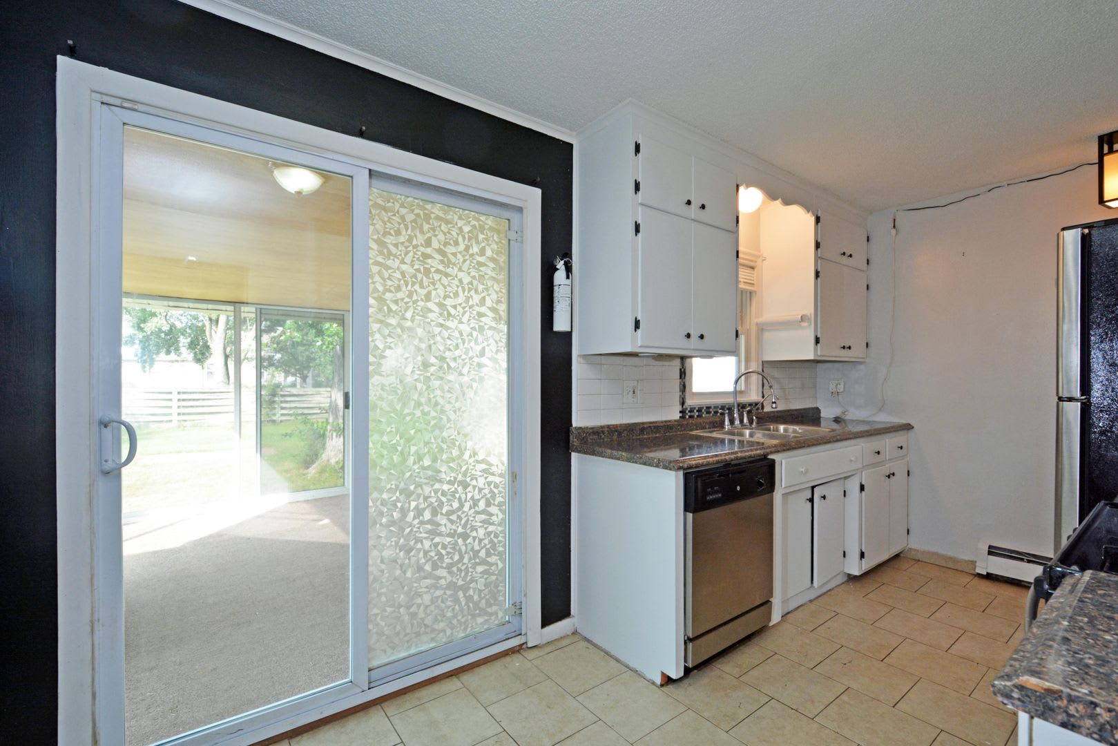 Charming 3 Bed 1 5 Bath Home Available In Brooklyn Center – photo 5