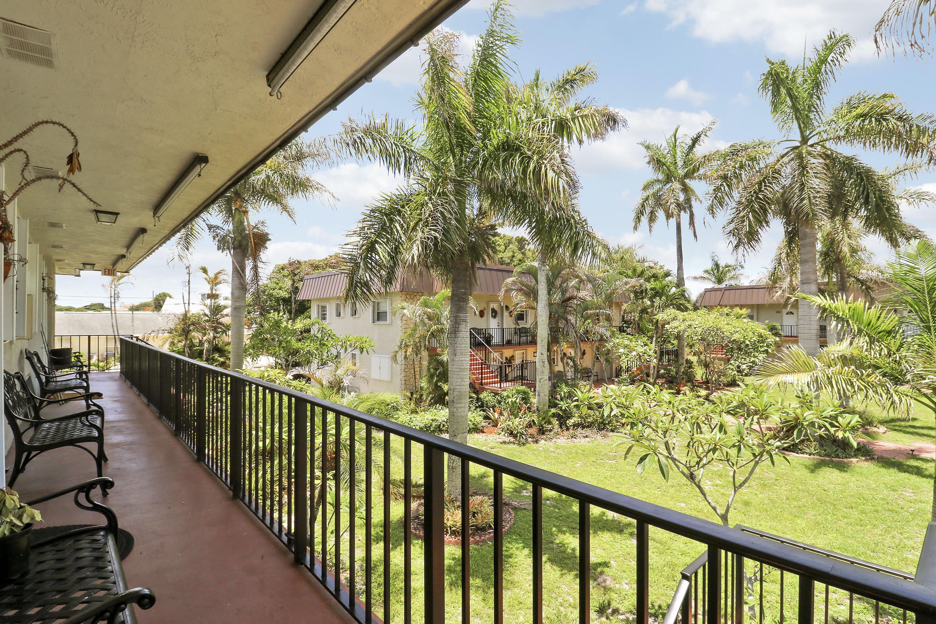 400 Fern Street – photo 3