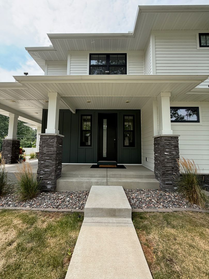 Fully Furnished and gorgeous luxury in peaceful Golden Valley neighborhood – photo 4