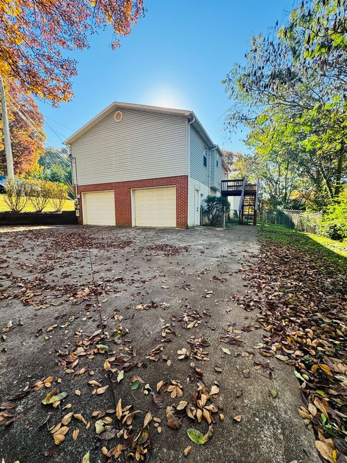 1221 Overton Lane – photo 2