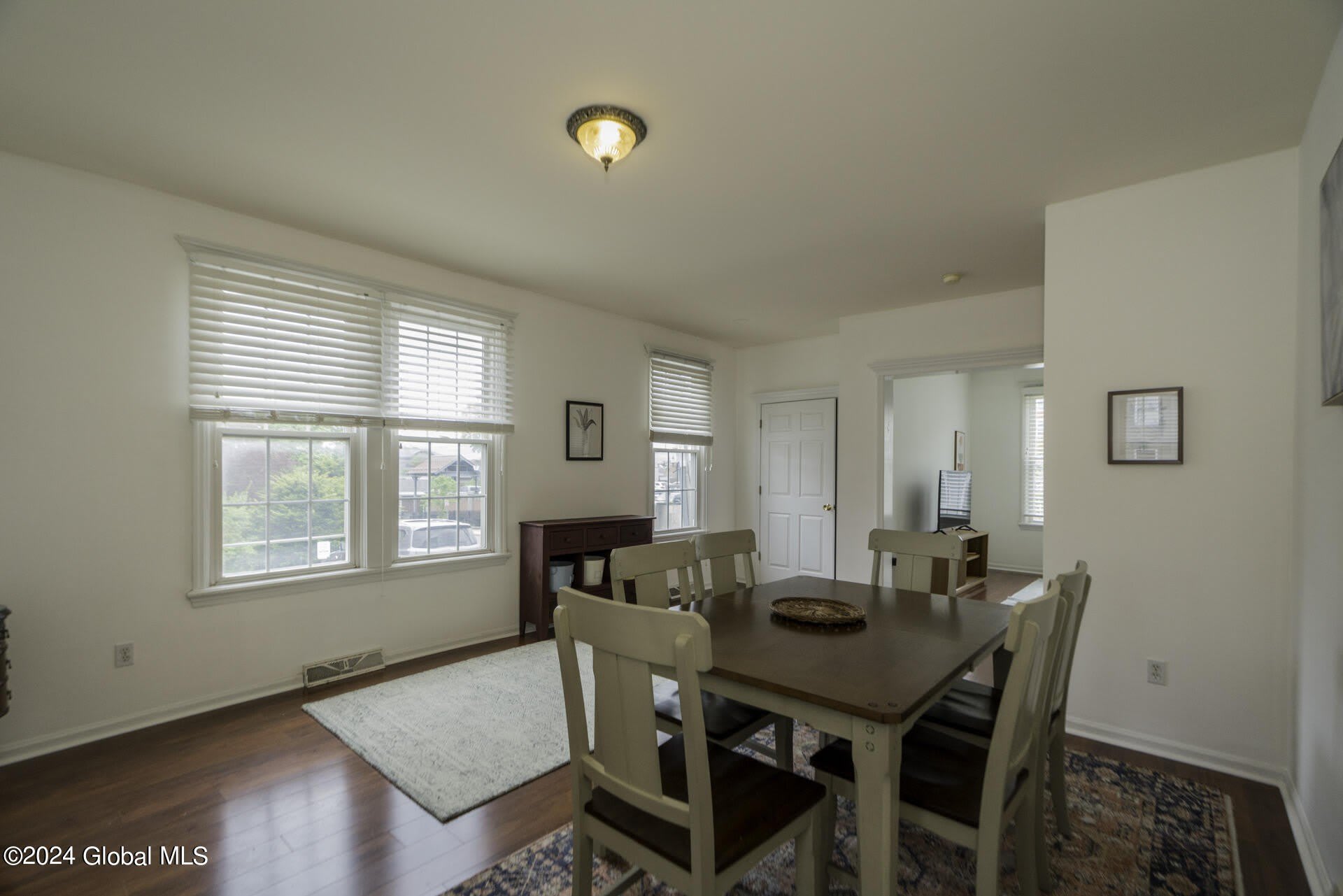 39 Walton Street – photo 2