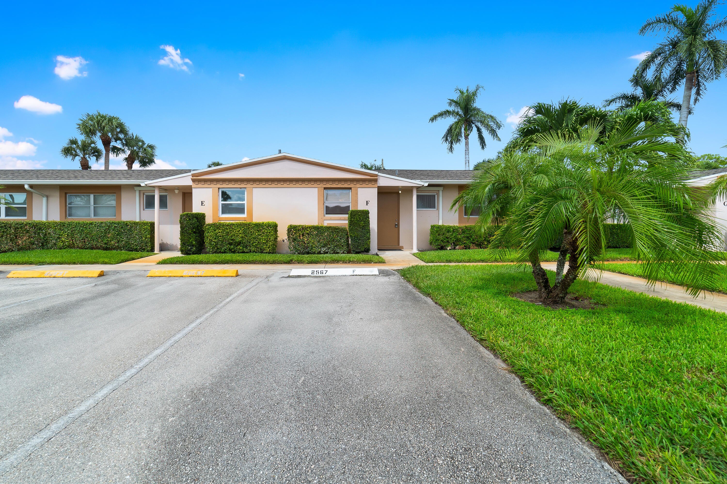 2567 Dudley Drive W – photo 2