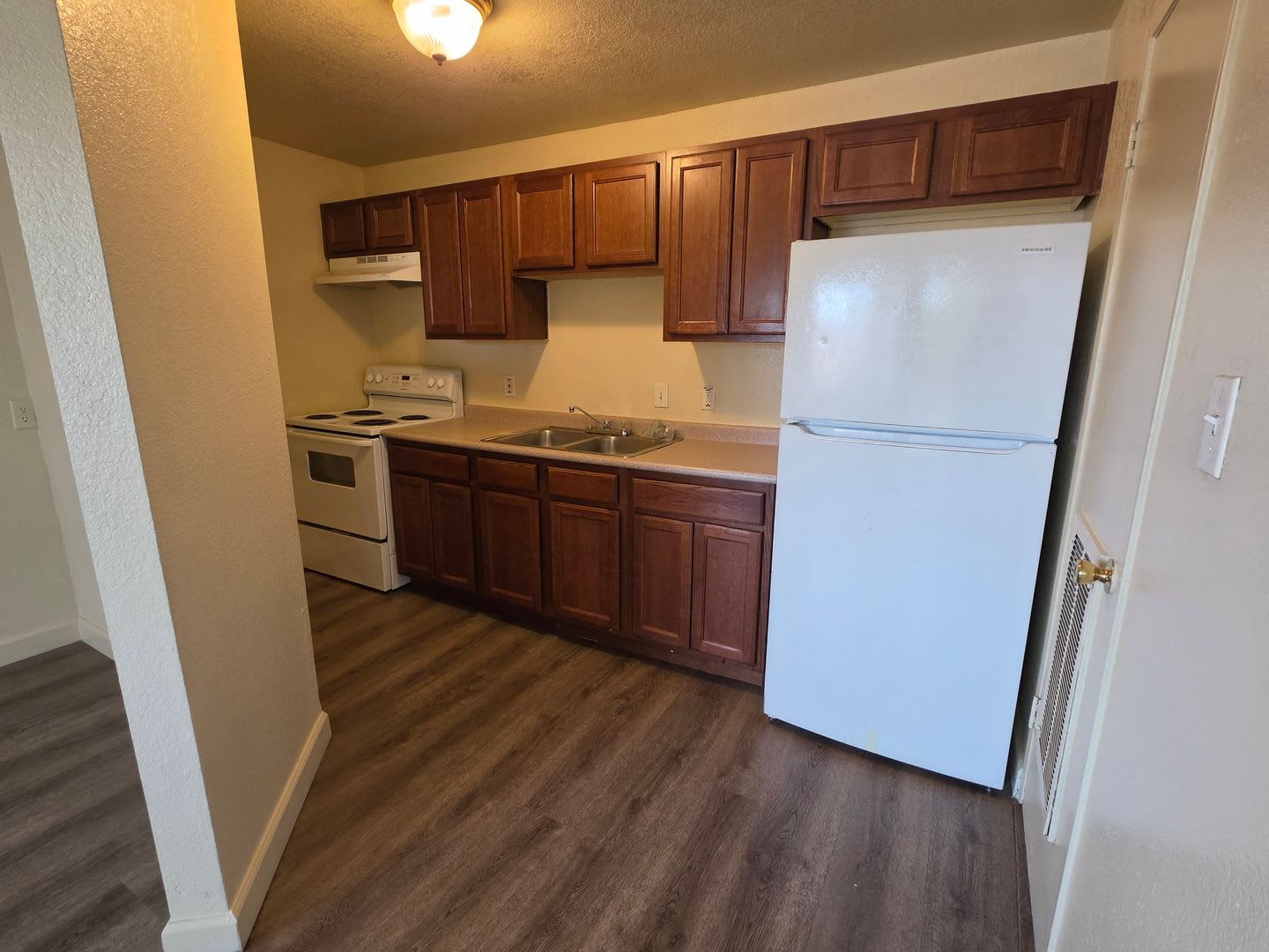 1 Bedroom 1 Bath In Central Las Vegas – photo 2