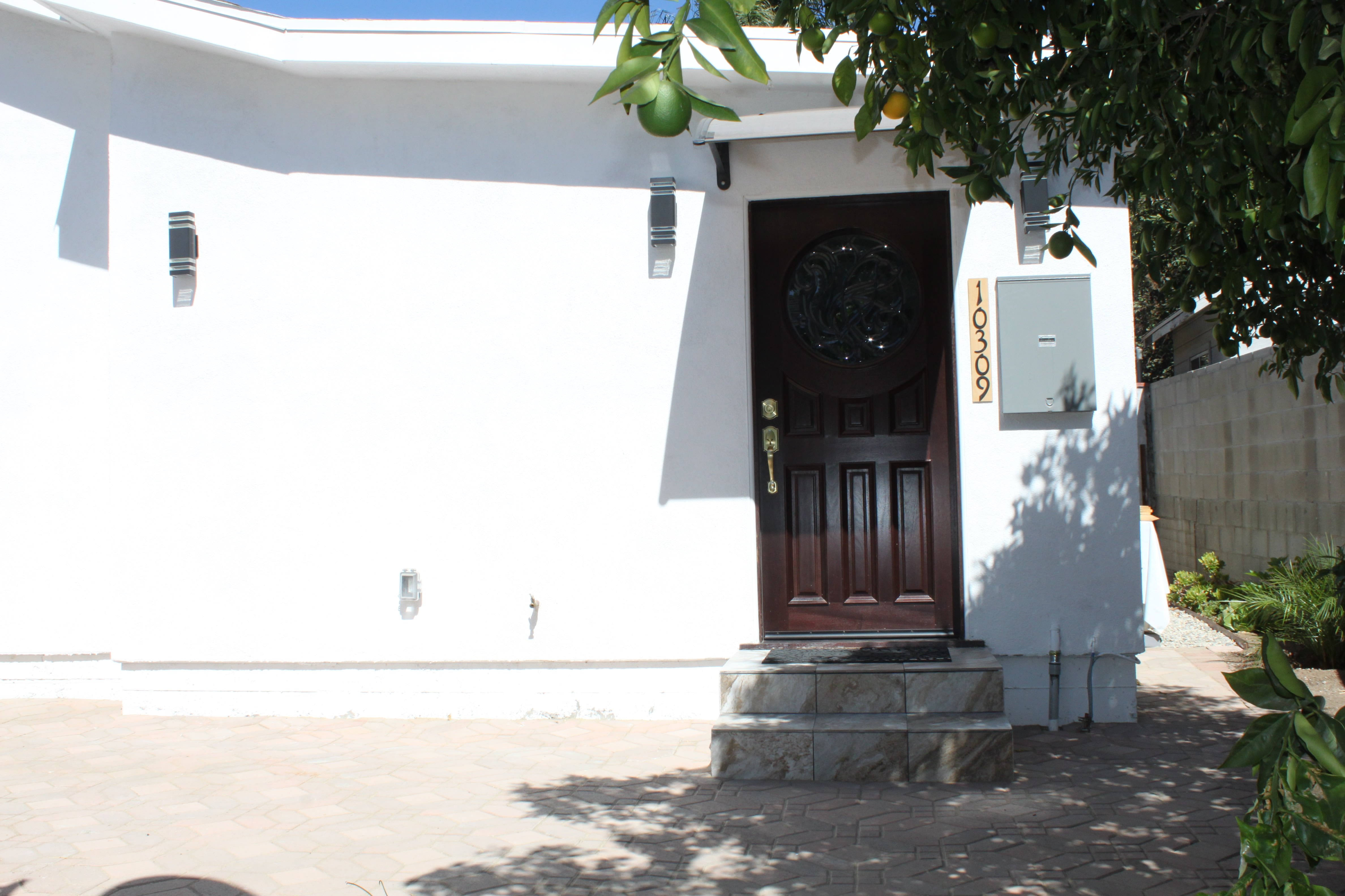 10309 Newhome Avenue – photo 1