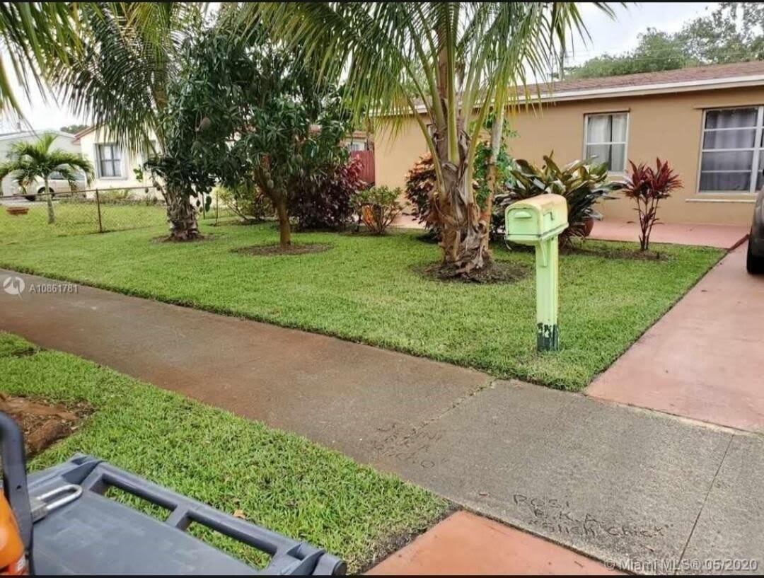 1420 N 70th Avenue – photo 1
