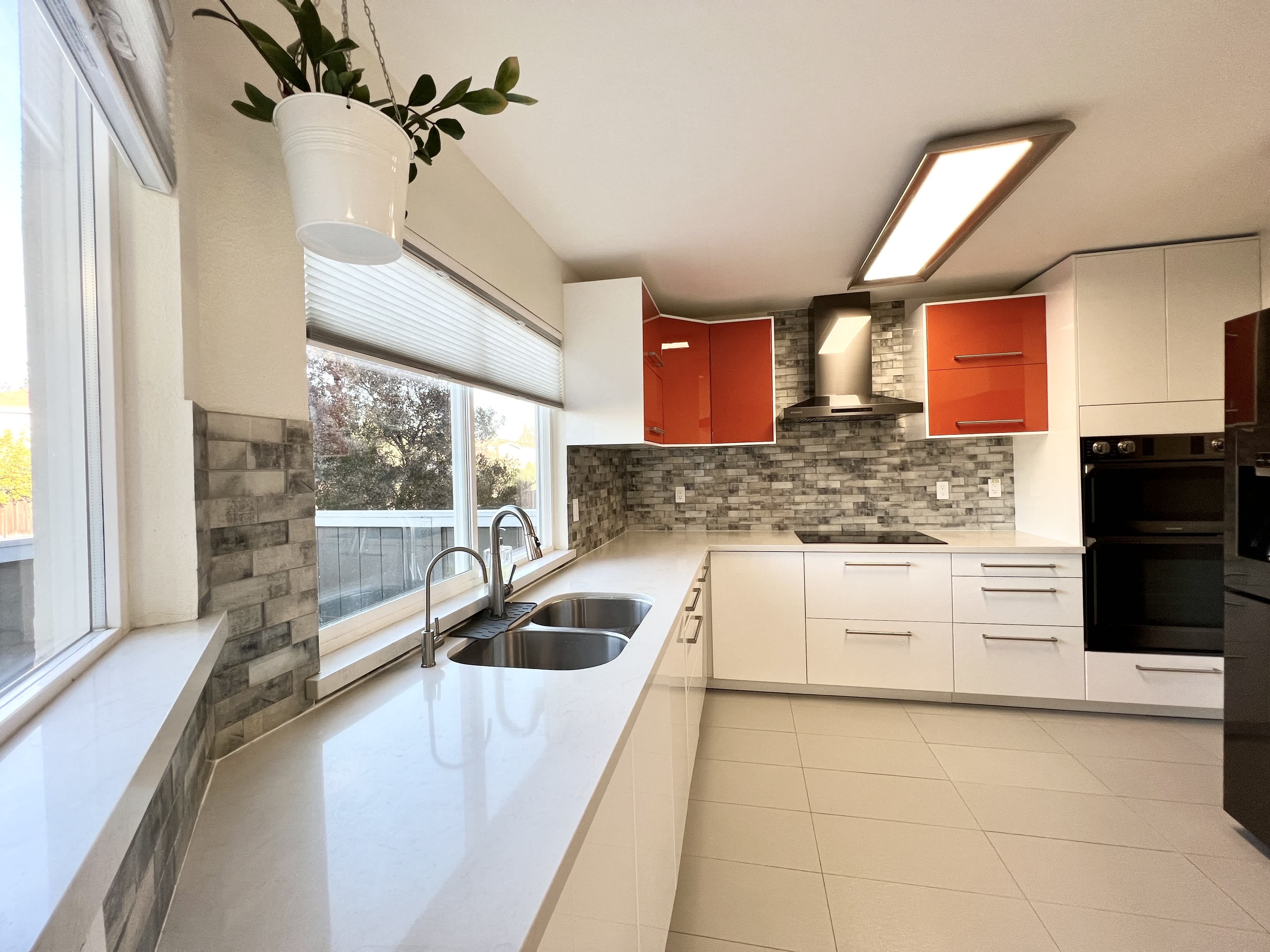 1186 Bird Ave – photo 2