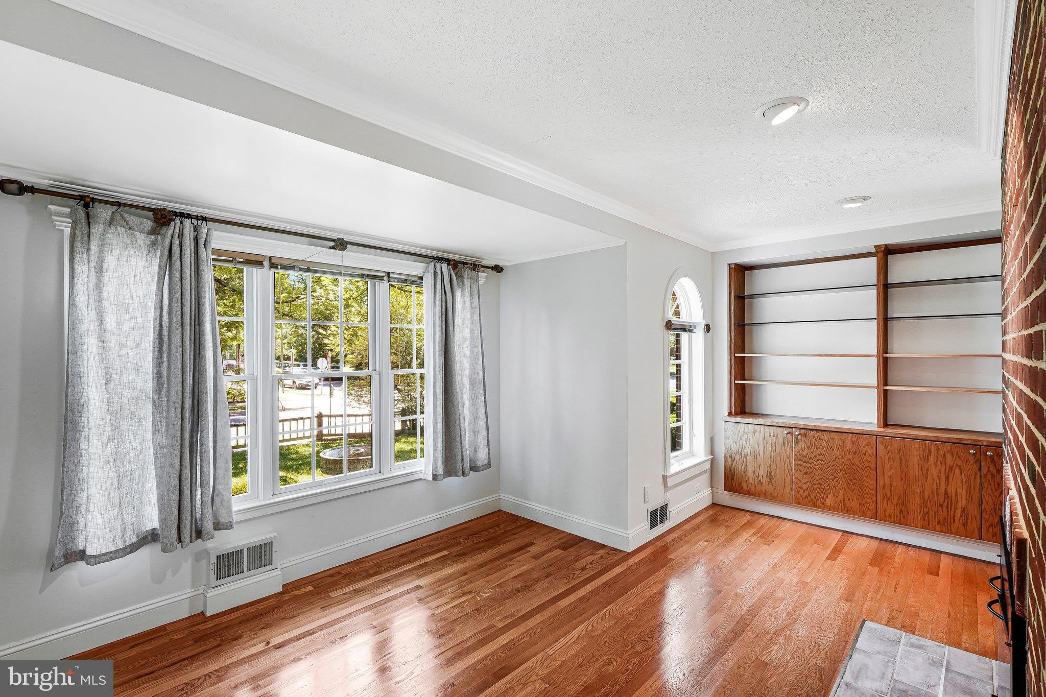 4401 Davenport Street Nw – photo 5