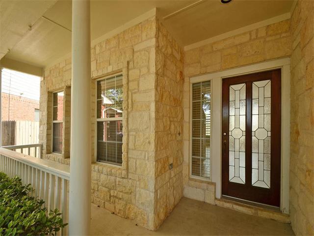 Lovely home in desirable Scofield Farms! – photo 2