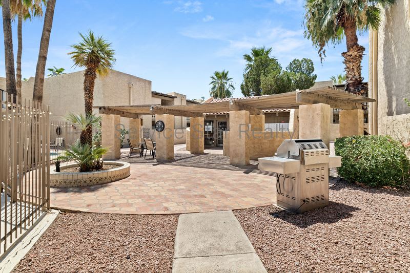 4950 N Miller Rd – photo 2